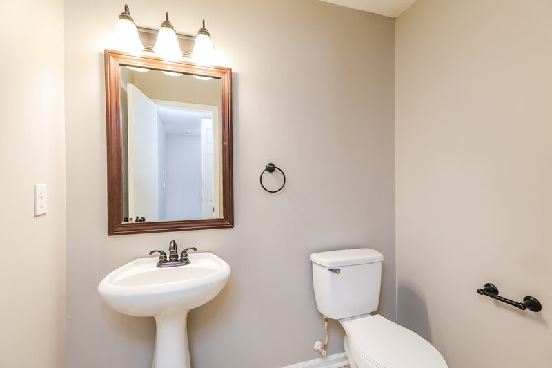 2,260/Mo, 9353 White Aspen Pl Charlotte, NC 28269 Bathroom View
