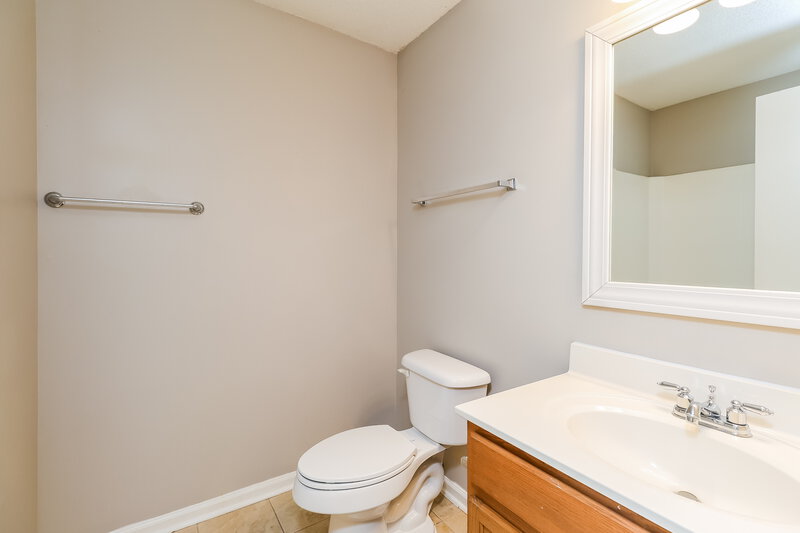 2,260/Mo, 9353 White Aspen Pl Charlotte, NC 28269 Bathroom View 2