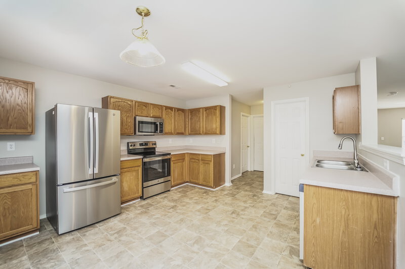 2,180/Mo, 1629 Poplar Shadow Dr Huntersville, NC 28078 Kitchen View 2