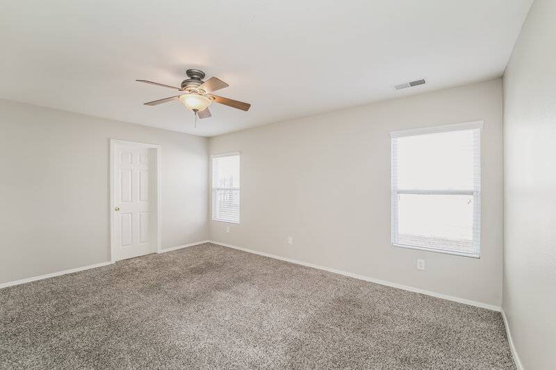 2,180/Mo, 1629 Poplar Shadow Dr Huntersville, NC 28078 Main Bedroom View 2