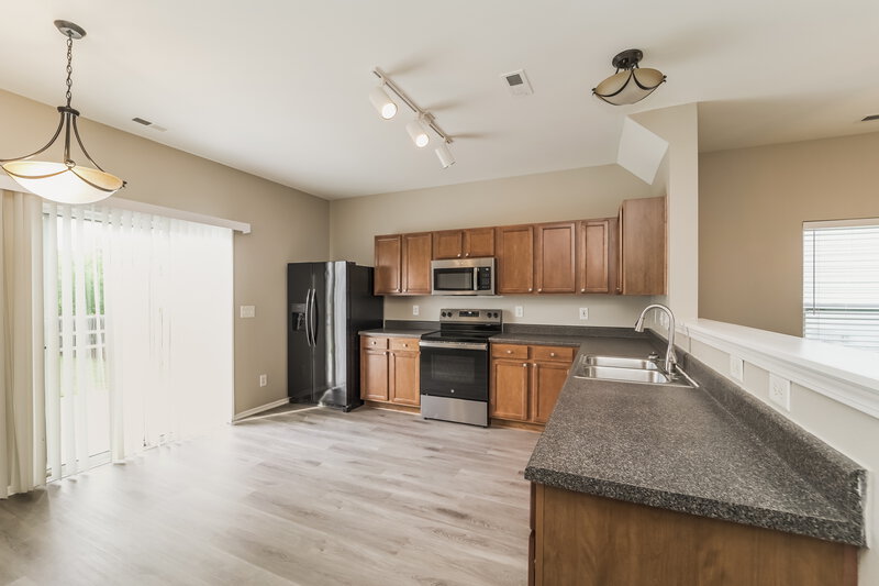 2,275/Mo, 4522 Carnfeld Ln Charlotte, NC 28215 Kitchen View