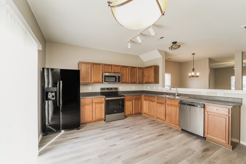 2,275/Mo, 4522 Carnfeld Ln Charlotte, NC 28215 Kitchen View 2