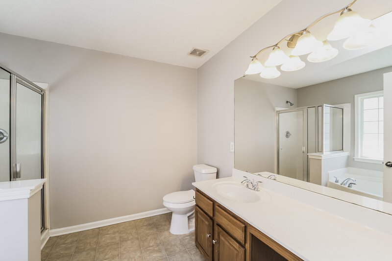 2,450/Mo, 4914 Cruz Bay Dr Monroe, NC 28110 Main Bathroom View