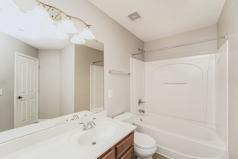 2,450/Mo, 4914 Cruz Bay Dr Monroe, NC 28110 Bathroom View