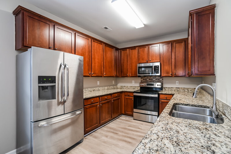 2,525/Mo, 7517 Mary Jo Helms Dr Charlotte, NC 28215 Misc View 3