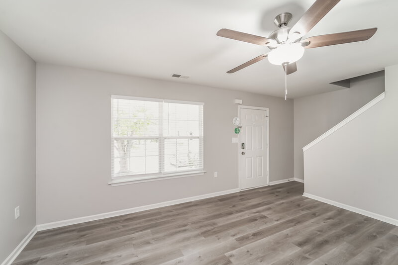 1,805/Mo, 5122 Grays Ridge Dr Charlotte, NC 28269 Living Room View 2