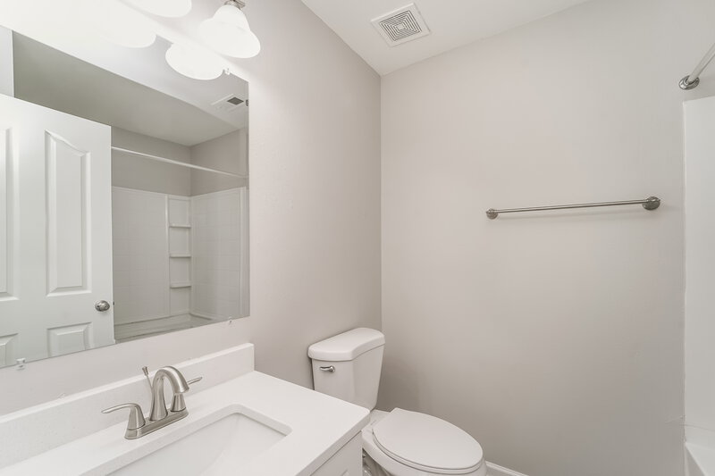 1,805/Mo, 5122 Grays Ridge Dr Charlotte, NC 28269 Main Bathroom View