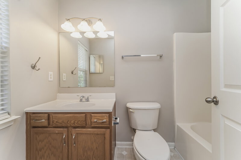 1,665/Mo, 4905 Cedarbrook Ln SW Concord, NC 28027 Bathroom View