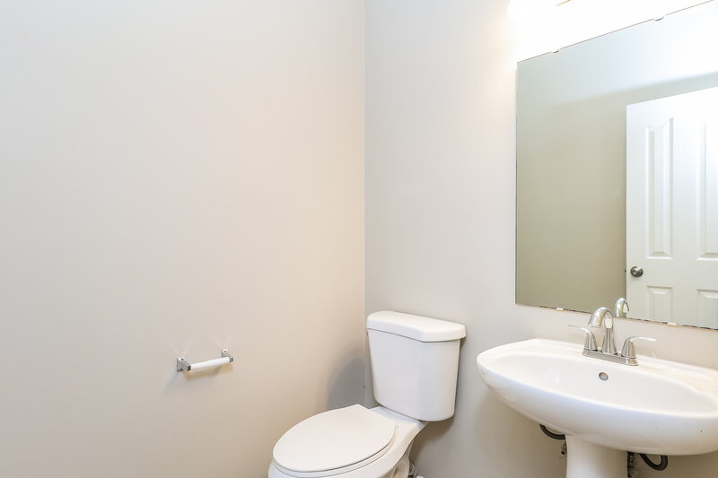 2,135/Mo, 1317 Bray Dr Charlotte, NC 28214 Bathroom View