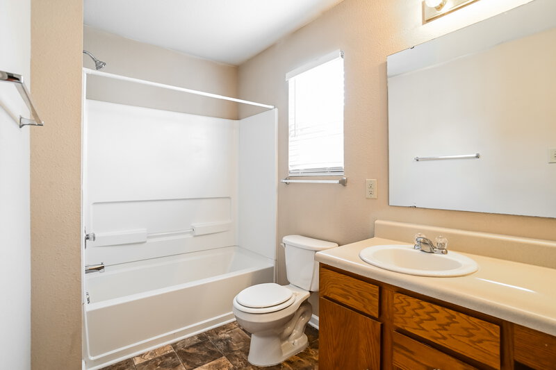1,975/Mo, 14235 Hartwell Farm Dr Charlotte, NC 28278 Bathroom View