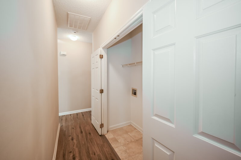 1,980/Mo, 5316 Chinemist Ct Charlotte, NC 28269 Laundry Room View