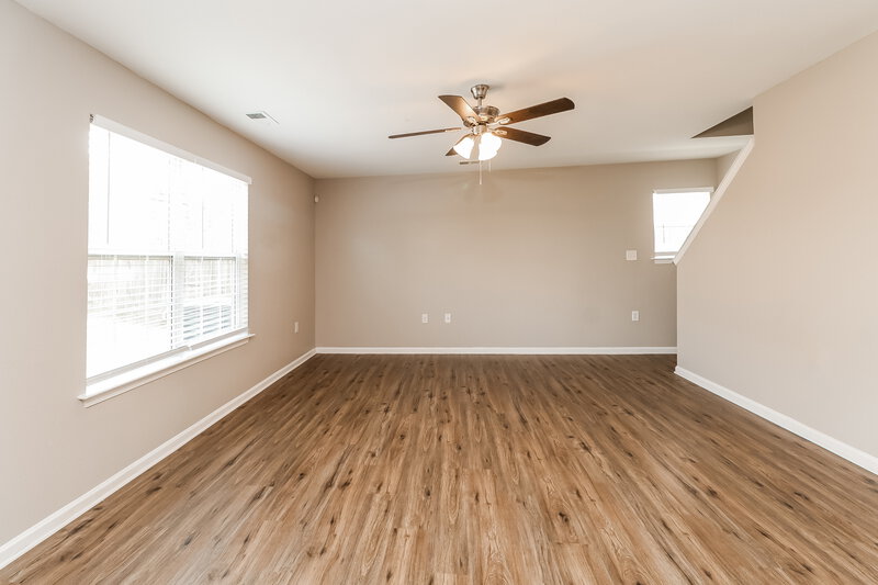 1,870/Mo, 5015 Patricia Ann Ln Charlotte, NC 28269 Living Room View