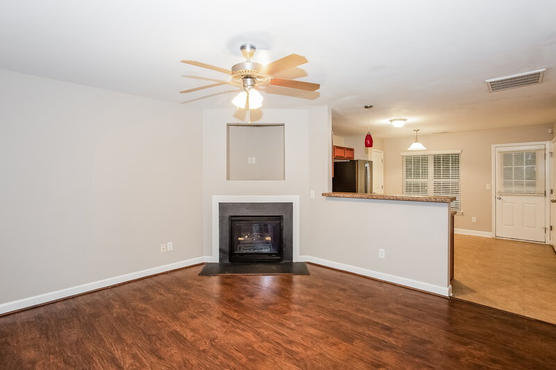 1,785/Mo, 4198 Broadstairs Dr Concord, NC 28025 Living Room View