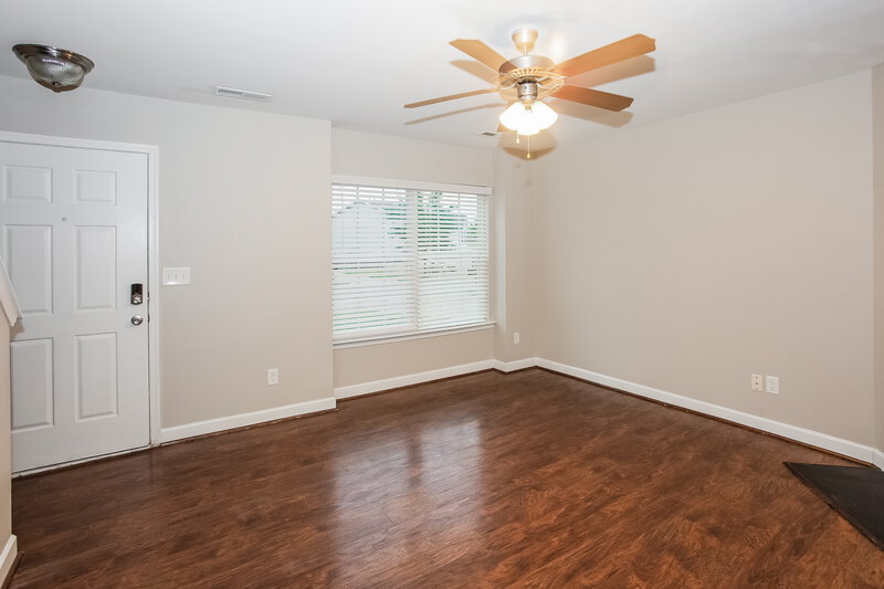 1,785/Mo, 4198 Broadstairs Dr Concord, NC 28025 Living Room View 3