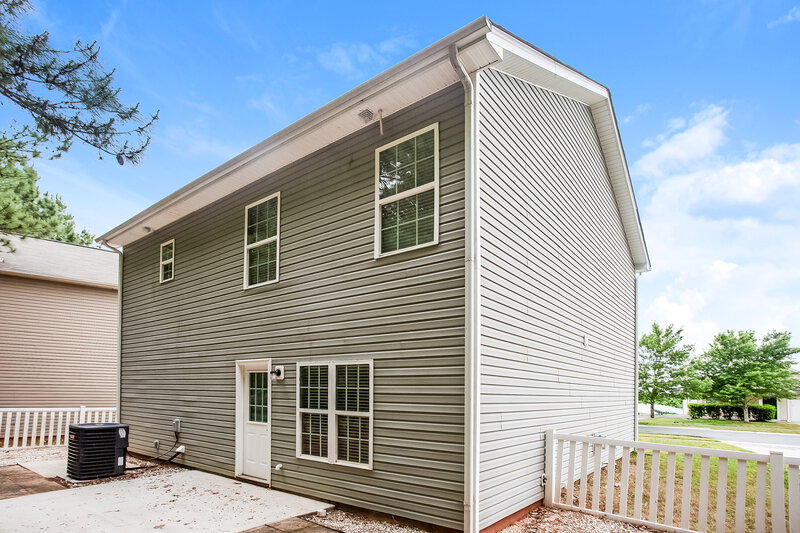 1,785/Mo, 4198 Broadstairs Dr Concord, NC 28025 Rear View