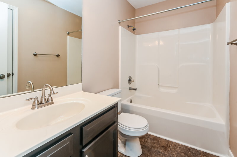 2,630/Mo, 1204 Piney Church Rd Concord, NC 28025 Main Bathroom View