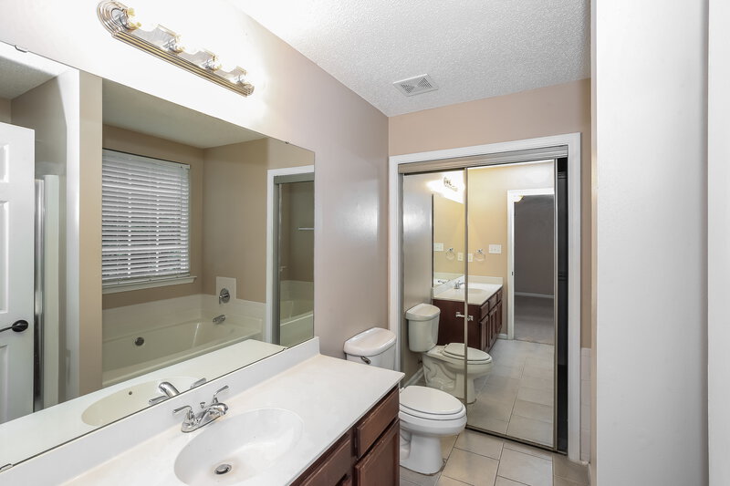 1,960/Mo, 1001 Salmon River Dr Monroe, NC 28110 Main Bathroom View