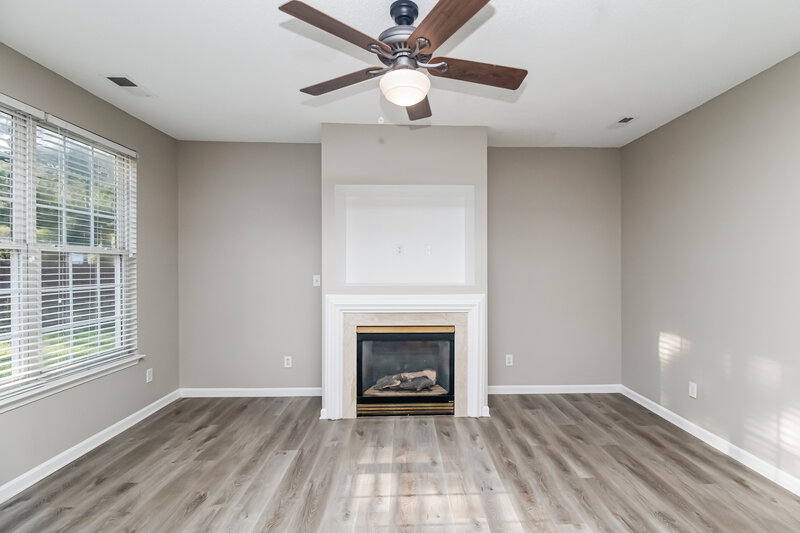 1,845/Mo, 10535 Green Hedge Ave Charlotte, NC 28269 Living Room View 2