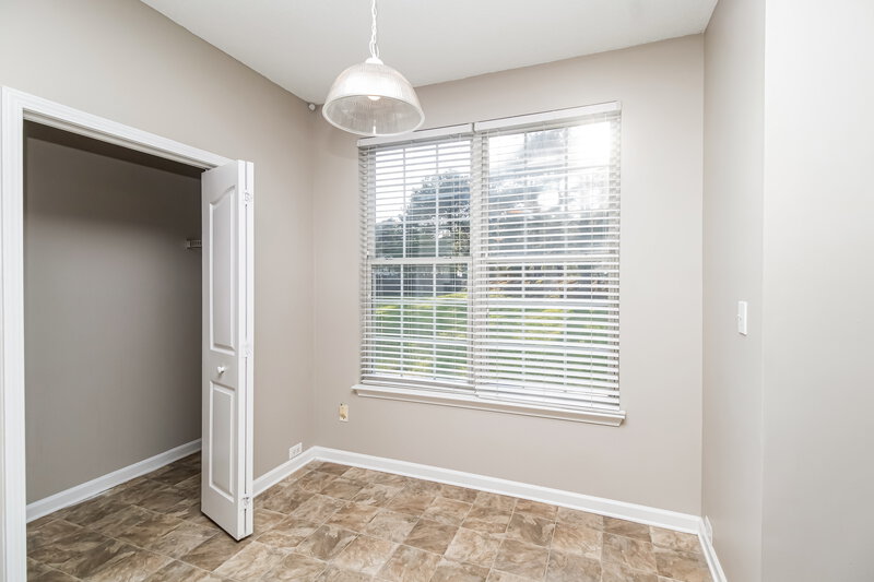 1,845/Mo, 10535 Green Hedge Ave Charlotte, NC 28269 Breakfast Nook View