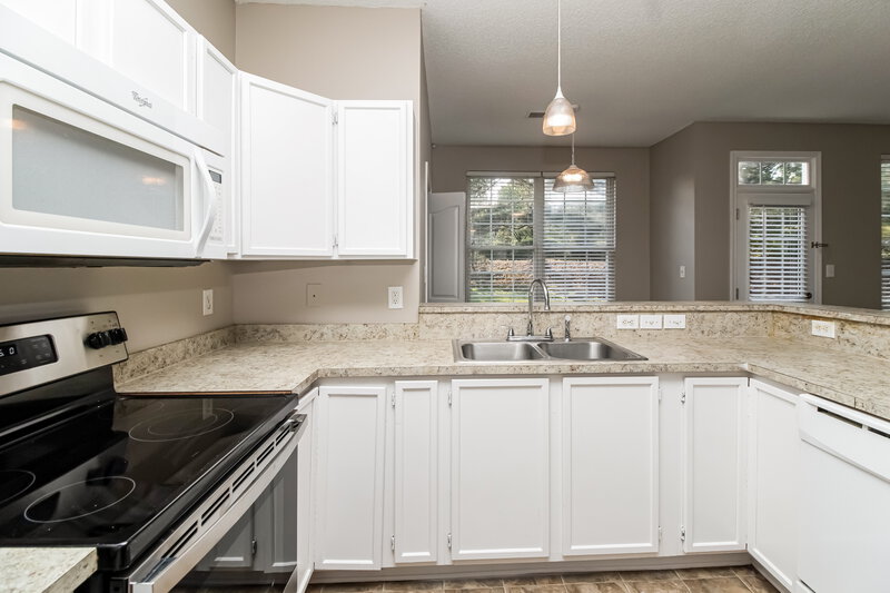 1,845/Mo, 10535 Green Hedge Ave Charlotte, NC 28269 Kitchen View 2