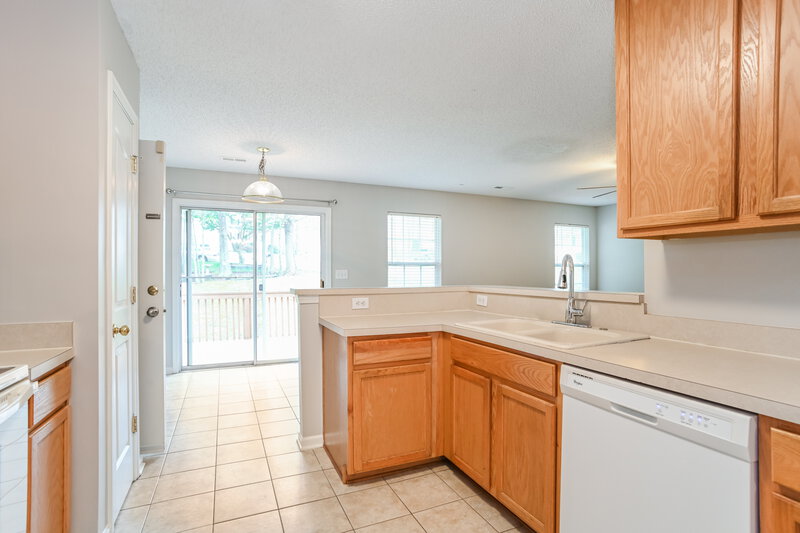 2,315/Mo, 9361 Golden Pond Dr Charlotte, NC 28269 Kitchen View