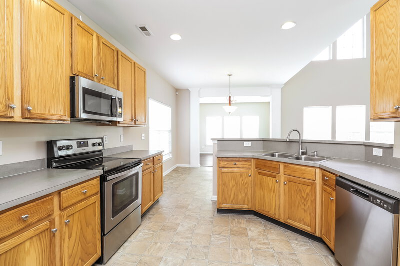 2,580/Mo, 7205 Sandown Ct Harrisburg, NC 28075 Kitchen View 2