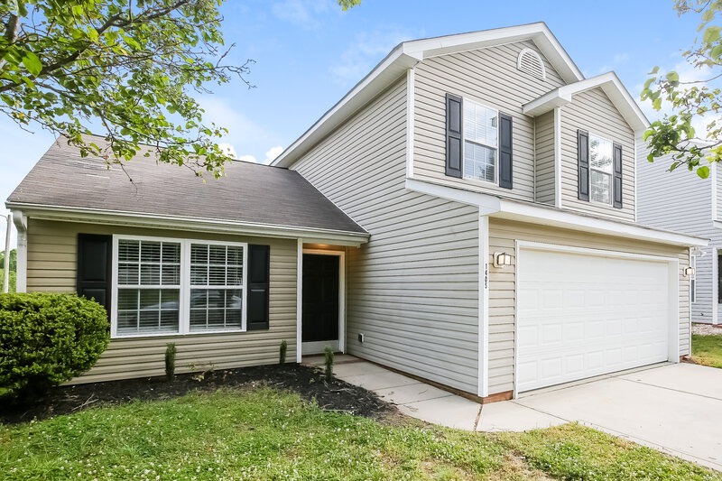 1,965/Mo, 1405 Summer Coach Dr Charlotte, NC 28216 Front View 2