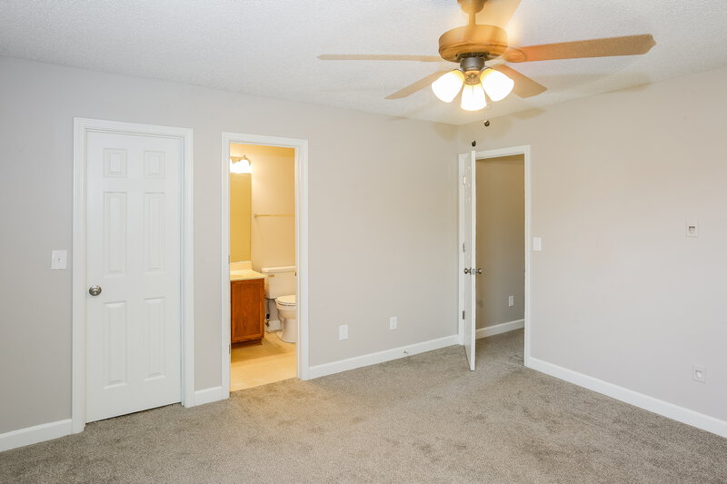 1,965/Mo, 1405 Summer Coach Dr Charlotte, NC 28216 Main Bedroom View 2