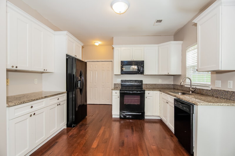 1,980/Mo, 6314 Dillard Ridge Dr Charlotte, NC 28216 Kitchen View
