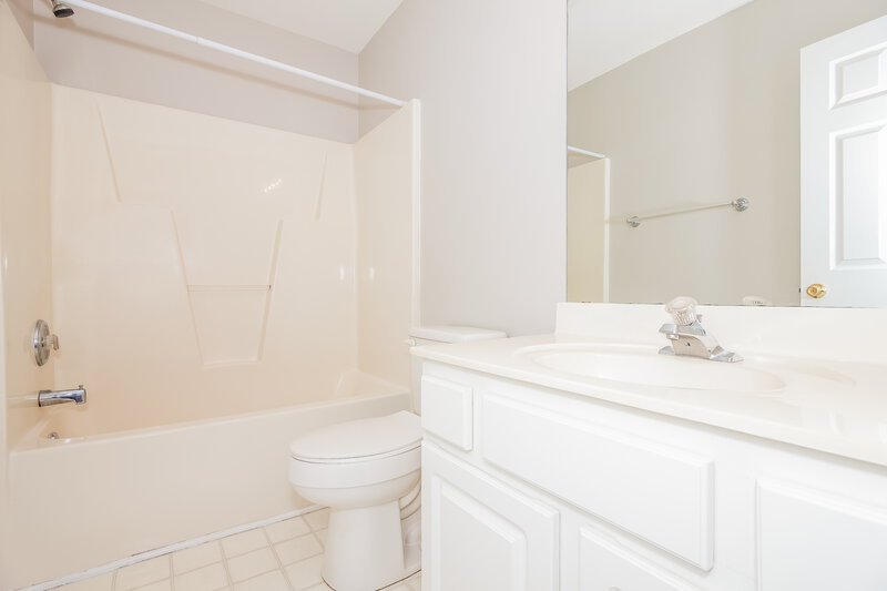 1,980/Mo, 6314 Dillard Ridge Dr Charlotte, NC 28216 Bathroom View