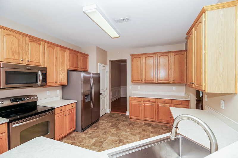 2,335/Mo, 19056 Coachmans Trce Cornelius, NC 28031 Kitchen View 2