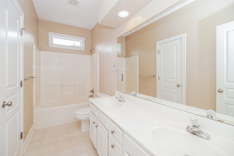 2,335/Mo, 19056 Coachmans Trce Cornelius, NC 28031 Bathroom View