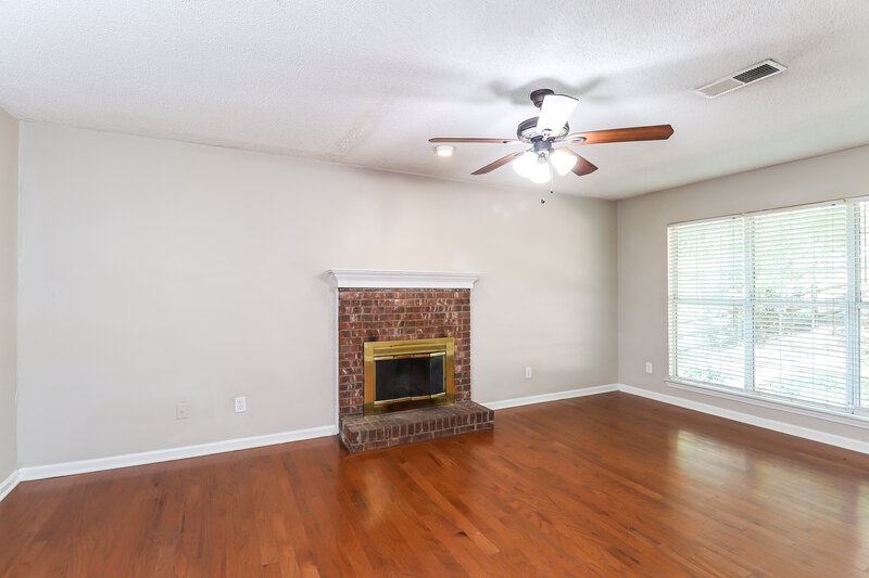 2,155/Mo, 8433 Woodford Bridge Dr Charlotte, NC 28216 Family Room View