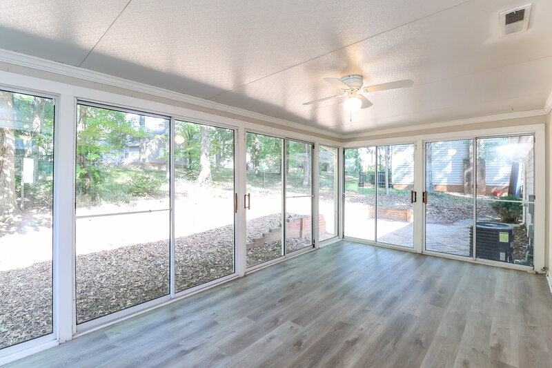 2,155/Mo, 8433 Woodford Bridge Dr Charlotte, NC 28216 Sun Room View
