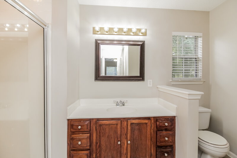 2,195/Mo, 8433 Woodford Bridge Dr Charlotte, NC 28216 Main Bathroom View