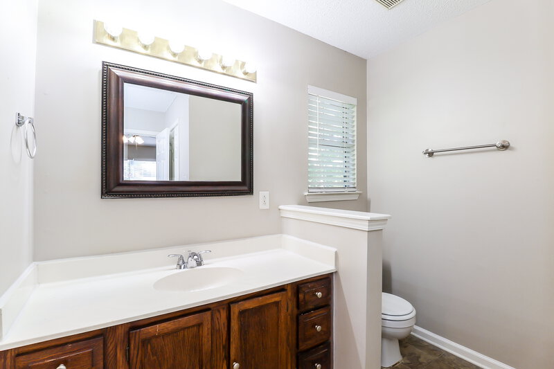 2,155/Mo, 8433 Woodford Bridge Dr Charlotte, NC 28216 Main Bathroom View