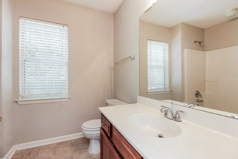 2,195/Mo, 8433 Woodford Bridge Dr Charlotte, NC 28216 Bathroom View