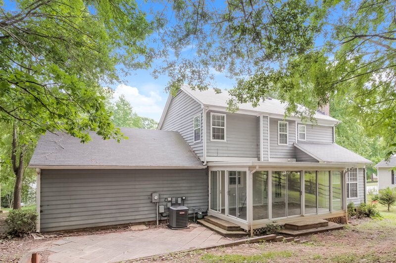 2,195/Mo, 8433 Woodford Bridge Dr Charlotte, NC 28216 Rear View