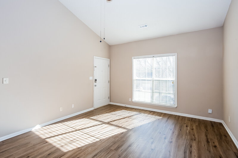 1,850/Mo, 13409 Baker Mills Rd Pineville, NC 28134 Living Room View 2
