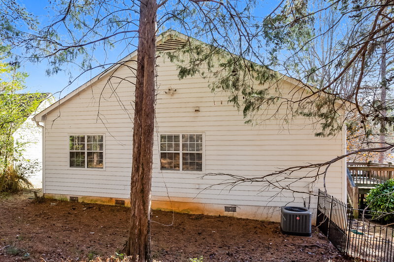 1,850/Mo, 13409 Baker Mills Rd Pineville, NC 28134 Rear View 2