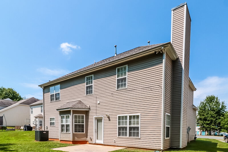 2,405/Mo, 1316 Kersey Glen Ln Charlotte, NC 28216 Rear View