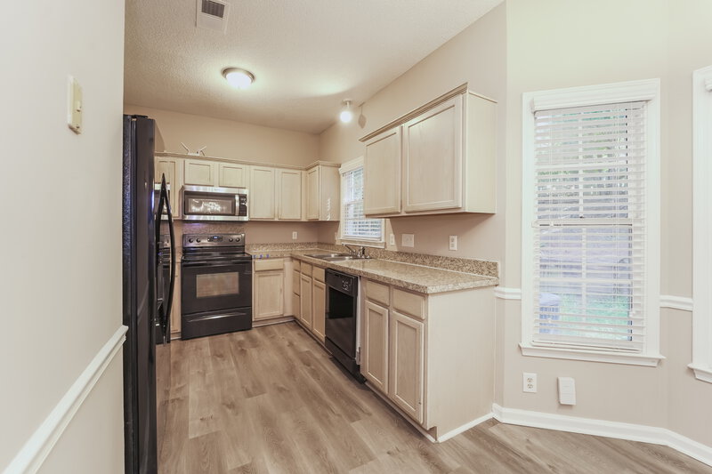 1,985/Mo, 3226 Burkston Rd Charlotte, NC 28269 Kitchen View