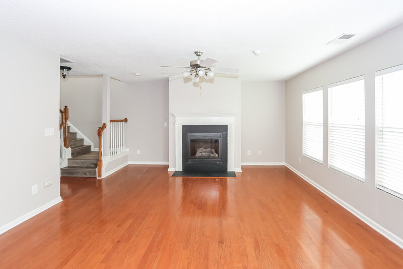 2,830/Mo, 10819 Carstairs St Charlotte, NC 28213 Living Room View 2