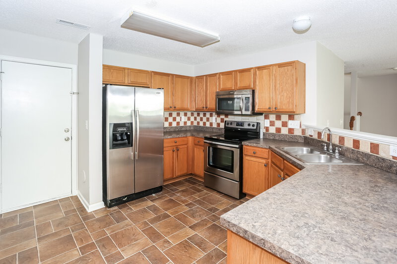 2,830/Mo, 10819 Carstairs St Charlotte, NC 28213 Kitchen View