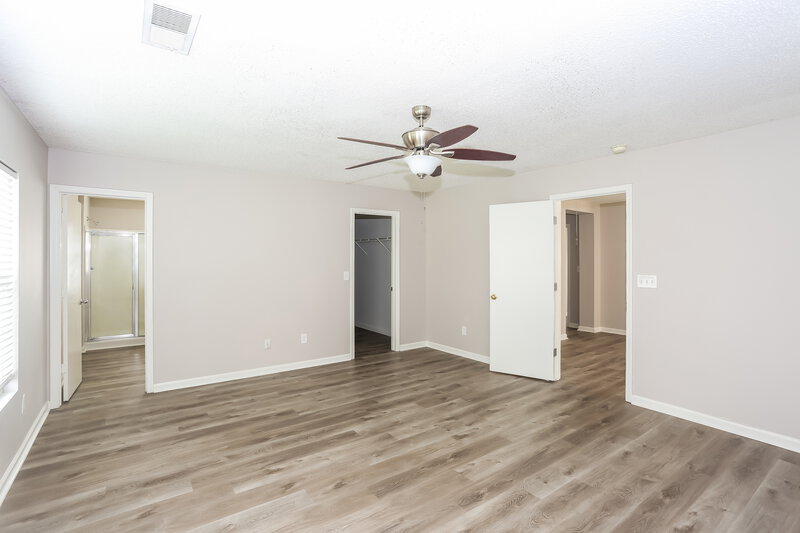 2,830/Mo, 10819 Carstairs St Charlotte, NC 28213 Main Bedroom View 2