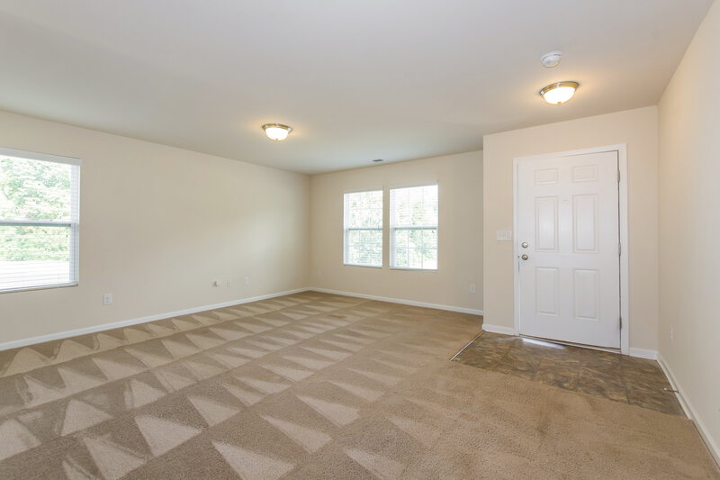 1,820/Mo, 5605 Twin Brook Dr Charlotte, NC 28269 Living Room View