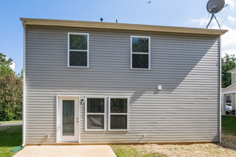1,820/Mo, 5605 Twin Brook Dr Charlotte, NC 28269 Rear View