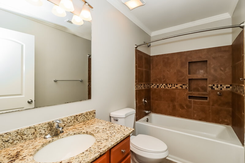 2,115/Mo, 135 Tilton Dr Mooresville, NC 28115 Bathroom View