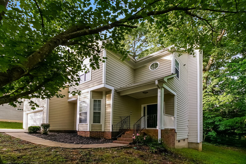 2,275/Mo, 5202 Hedgecrest Pl Charlotte, NC 28269 Front View 2