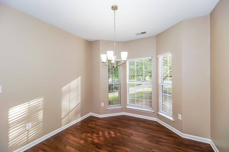 2,275/Mo, 5202 Hedgecrest Pl Charlotte, NC 28269 Breakfast Nook View